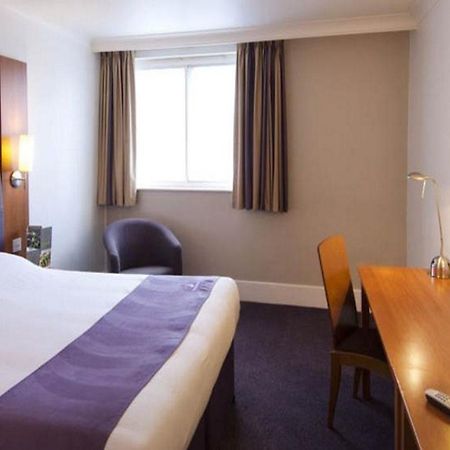 Premier Inn Liverpool Aintree Buitenkant foto