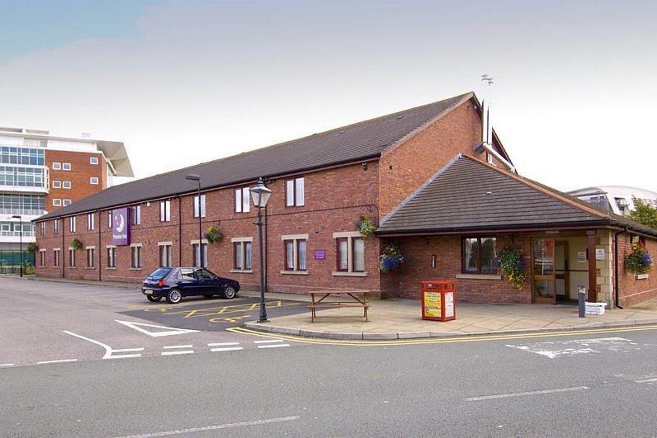 Premier Inn Liverpool Aintree Buitenkant foto