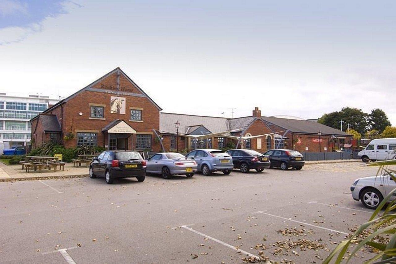 Premier Inn Liverpool Aintree Buitenkant foto