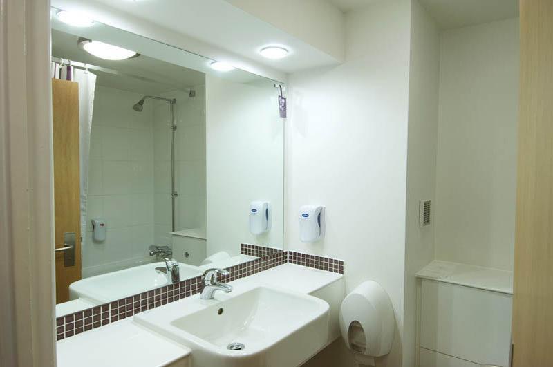 Premier Inn Liverpool Aintree Buitenkant foto