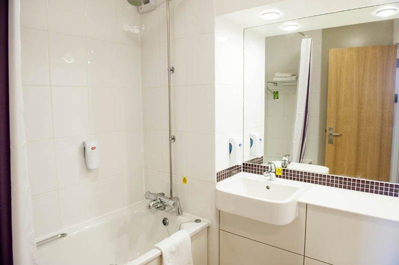 Premier Inn Liverpool Aintree Buitenkant foto